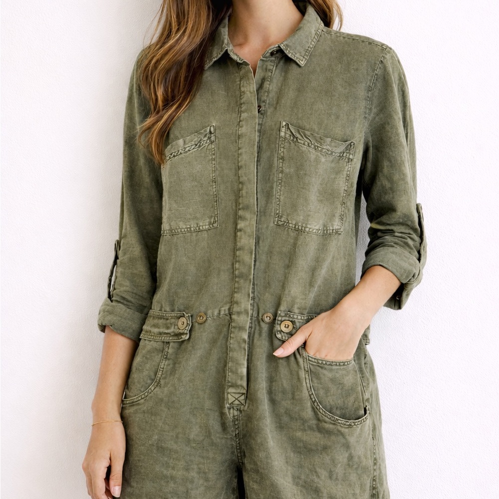 Young Fabulous & Broke River Raw Edge Cadet Green Linen Blend Romper Small